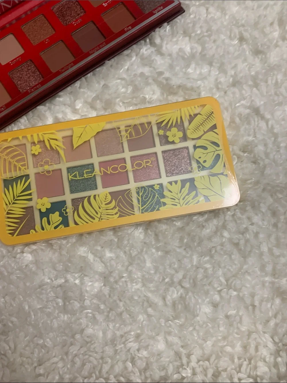 Kleancolor Red & Tropical Green Eyeshadow Duo Palette Set